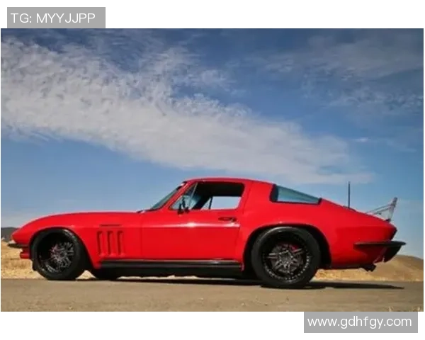 足球明星们的豪华跑车之旅揭秘与他们的速度激情碰撞